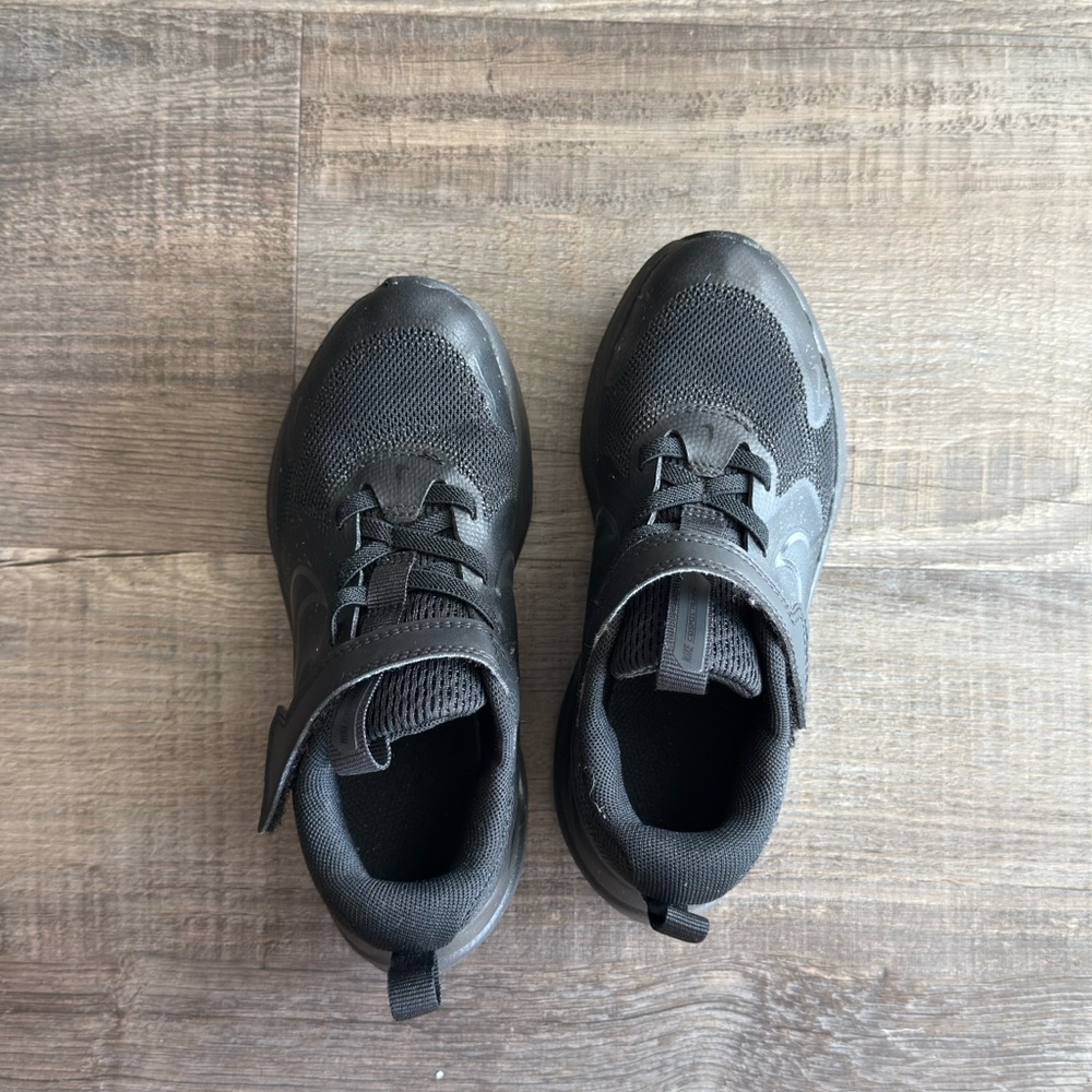 nike cosmic runner toddler 12c black